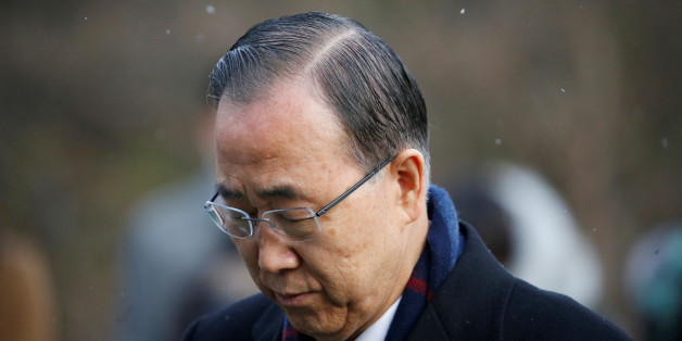 Former U.N. secretary-general Ban Ki-moon pays a tribute at the natioanl cemetery in Seoul, South Korea, January 13, 2017. REUTERS/Kim Hong-Ji