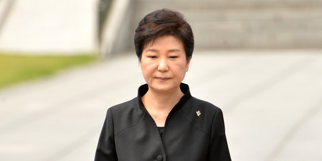 박근혜 대통령이 6일 오전 동작구 국립서울현충원에서 열린 제61회 현충일 추념식에서 추념사를 마친 후 자리로 향하고 있다. 2016.6.6