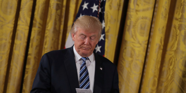 U.S. President Donald Trump attends a swearing in ceremony for senior staff at the White House in Washington, DC January 22, 2017. REUTERS/Carlos Barria