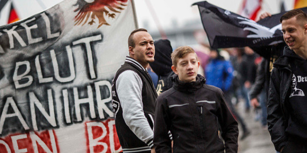 Rechtsextreme marschieren durch Berlin