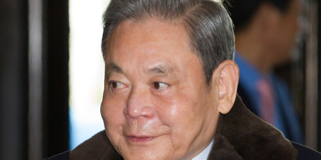 Lee Kun Hee, chairman of Samsung Electronics Co., arrives for a company meeting at the Shilla Hotel in Seoul, South Korea, on Wednesday, Jan. 2, 2013. Lee urged employees to develop new businesses that can help the worldâs largest maker of mobile phones and TVs fend off a slow global economy and increased competition. Photographer: SeongJoon Cho/Bloomberg via Getty Images