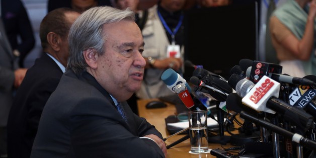 ADDIS ABABA - ETHIOPIA - JANUARY 30 : UN Secretary-General Antonio Guterres delivers a speech during a press conference during 28th African Union Summit in Addis Ababa, Ethiopia on January 30, 2017. (Photo by Minasse Wondimu Hailu/Anadolu Agency/Getty Images)