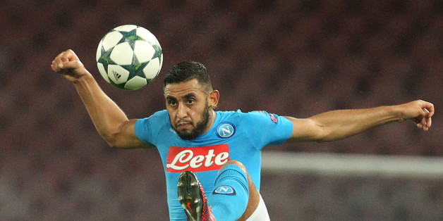 Napoli's defender from Algeria Faouzi Ghoulam controls the ball during the UEFA Champions League football match Napoli vs Dynamo Kiev on November 23, 2016 at the San Paolo stadium in Naples. / AFP / Carlo Hermann (Photo credit should read CARLO HERMANN/AFP/Getty Images)