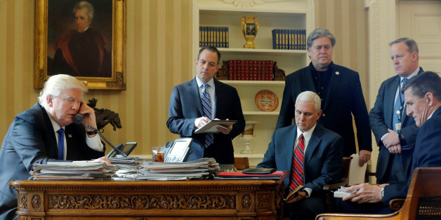 Es rumpelt in Trumps Kiste - Machtkämpfe in Trumps Team