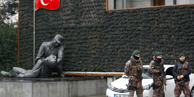 Members of the Turkish police special forces stand guard at the police headquarters in Istanbul, Turkey, January 17, 2017. REUTERS/Murad Sezer