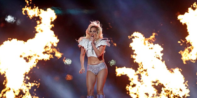 Die Medien sind sich uneinig über die politische Aussagekraft von Lady Gagas Auftritt beim Super Bowl