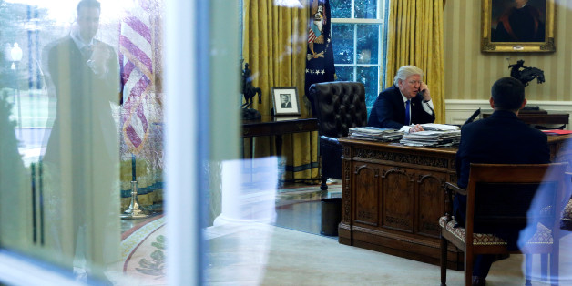 Mit Filzstift und Bademantel vor dem Fernseher: Insider verraten Trumps seltsamsten Angewohnheiten