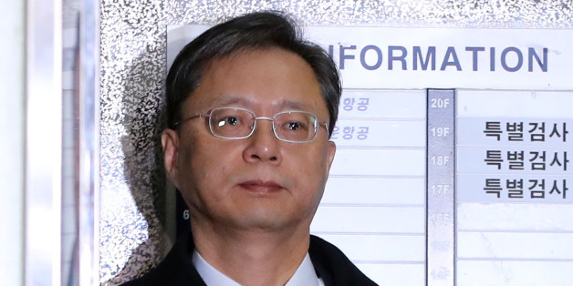 우병우 전 청와대 민정수석비서관이 18일 오전 서울 강남구 대치동 특검 조사실로 향하고 있다.
