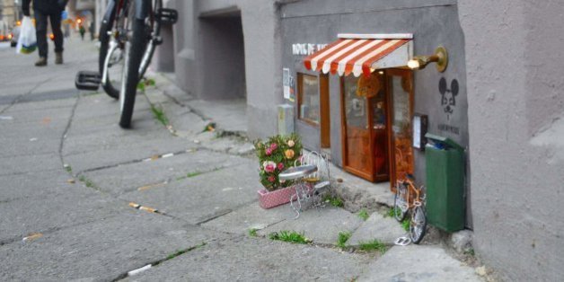 En Suède, de minuscules boutiques pour souris s'installent aux coins des rues