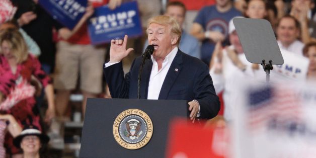 Trump überrascht mit einem Detail bei Auftritt in Florida - so bitterböse reagiert das Netz