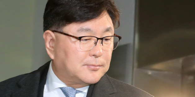 박근혜 대통령 '비선진료'와 각종 특혜 의혹을 받고 있는 김영재 원장이 17일 오전 서울 대치동 '박근혜 정부의 최순실 등 민간인 국정농단 사건 수사 특별검사팀' 사무실에 피의자 신분으로 소환되고 있다. 2017.1.17