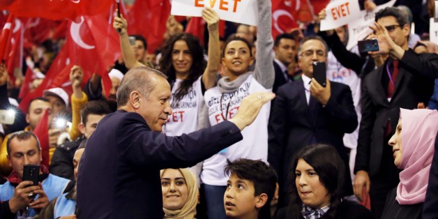 ISTANBUL, TURKEY - MARCH 19: Turkish President Recep Tayyip Erdogan greets the crowd during the Turkey Tradesmen Gathering in Istanbul, Turkey on March 19, 2017. (Photo by Kayhan Ozer/Anadolu Agency/Getty Images)