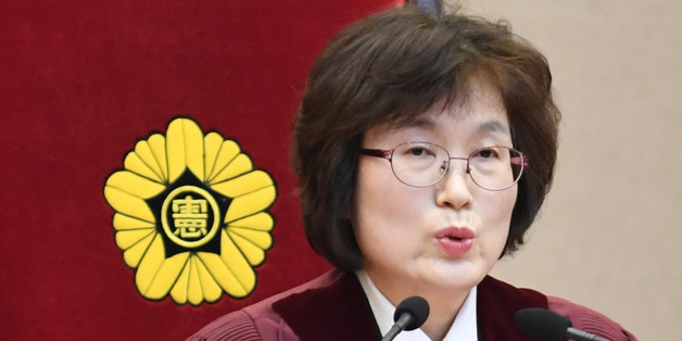 South Korean acting Constitutional Court's Chief Judge Lee Jung-mi during final ruling of President Park Geun-hye's impeachment at the Constitutional Court in Seoul, South Korea, 10 March 2017. REUTERS/Kim Min-hee/Pool