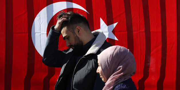 Heimliche Handyfotos und Überwachungskameras: So soll der türkische Geheimdienst Deutschtürken ausspioniert haben
