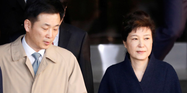 South Korea's ousted leader Park Geun-hye leaves a prosecutor's office in Seoul, South Korea, March 22, 2017. REUTERS/Kim Hong-Ji TPX IMAGES OF THE DAY