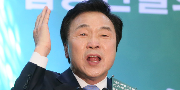 손학규 국민의당 대선 주자가 28일 오후 부산 해운대구 벡스코에서 열린 부산·울산·경남지역 국민의당 제19대 대통령선거후보자 선출 전국순회경선에서 정견을 발표하고 있다.