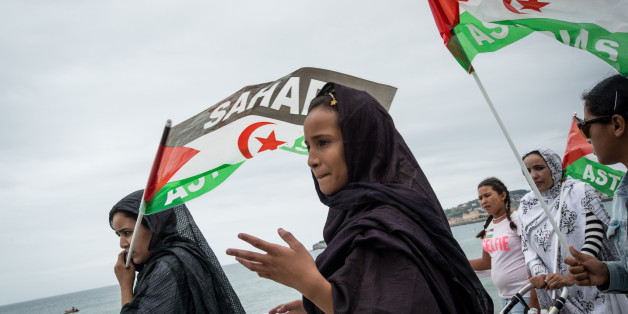 Hunndrends of people demonstrate to defend human rights in Western Sahara and call independency and freedom of the Sahara in Gijon, Asturiana city of Spain, on 28 August 2016. (Photo by Guillaume Pinon/NurPhoto via Getty Images)