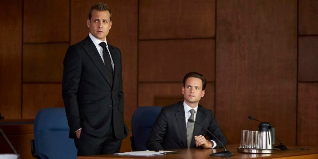 Der geniale Universitäts-Abbrecher Mike Ross soll in einer Top-Anwaltskanzlei New Yorks arbeiten, umringt von Harvard-Absolventen: “Suits”, Staffel 5 ist neu auf Netflix
