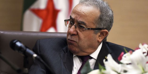 Algerian Foreign Minister, Ramtane Lamamra, and former French prime minister and candidate for the French presidency in 2017 hold a conference attended by students on February 2, 2016, in the capital Algiers. / AFP / Farouk Batiche (Photo credit should read FAROUK BATICHE/AFP/Getty Images)