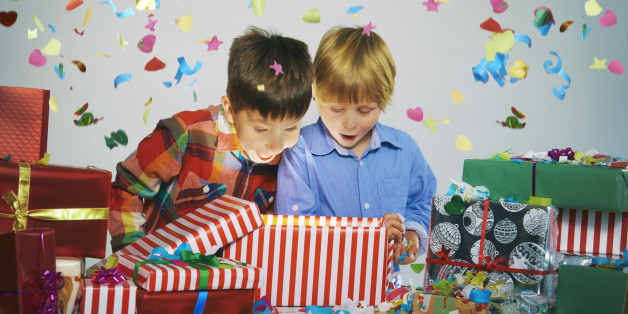 Kinder sollten nicht mit Geschenken überhäuft werden, warnt der Philologenverband