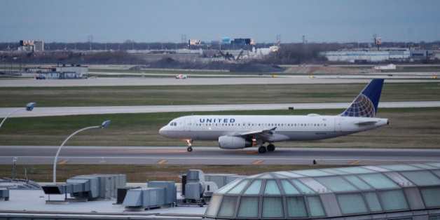 United Airlines se serait bien passé de ce remake des "Serpents dans l'avion"... avec un scorpion