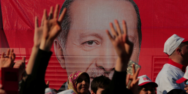 Fast 60 Millionen Türken sind zu einer historischen Wahl aufgerufen