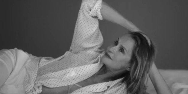 L'actrice Lauren Hutton devient la nouvelle égérie de la marque Calvin Klein à l'âge de 73 ans.