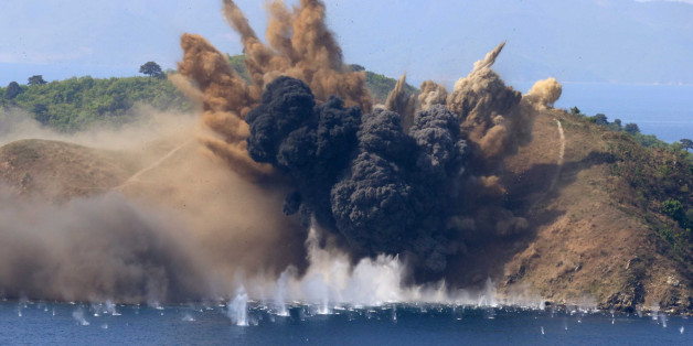 A military drill marking the 85th anniversary of the establishment of the Korean People's Army (KPA) is seen in this handout photo by North Korea's Korean Central News Agency (KCNA) made available on April 26, 2017. KCNA/Handout via REUTERS ATTENTION EDITORS - THIS IMAGE WAS PROVIDED BY A THIRD PARTY. EDITORIAL USE ONLY. REUTERS IS UNABLE TO INDEPENDENTLY VERIFY THIS IMAGE. NO THIRD PARTY SALES. SOUTH KOREA OUT.
