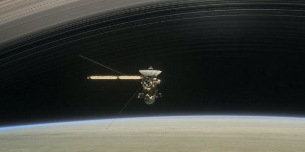 Cassini a trouvé bien plus de vide que prévu entre Saturne et ses anneaux.
