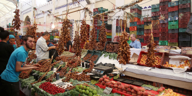 A vendor displays his dates in a market downtown in Tunis,Tunisia, on the first day of the Muslim holy fasting month of Ramadan, June 6, 2016. REUTERS/Zoubeir Souissi