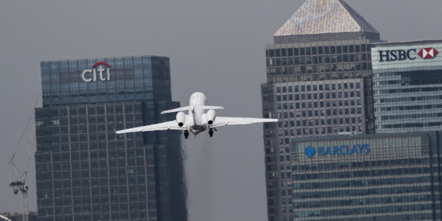 Der London City Airport liegt unmittelbar neben dem Finanzzentrum Londons