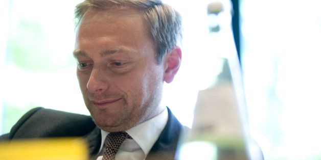 Chairman of the Free Democratic Party of Germany (FDP) Christian Lindner arrives at a meeting of party leaders in Berlin May 26, 2014. REUTERS/Axel Schmidt (GERMANY - Tags: POLITICS)