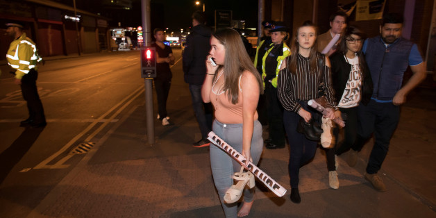 Manchester: Einwohner bieten betroffenen Schlafplätze und Tee an - und Taxifahrer fahren umsonst