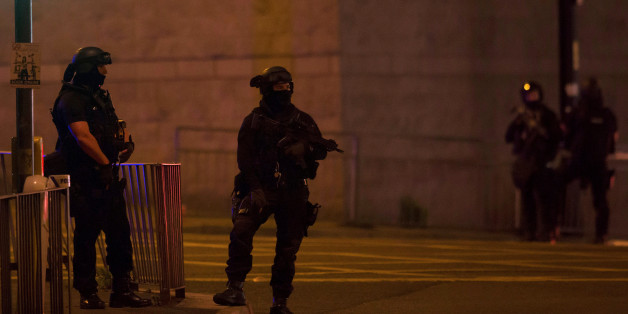 EIL: Nach Manchester-Anschlag: Polizei nimmt 23-jährigen Mann fest