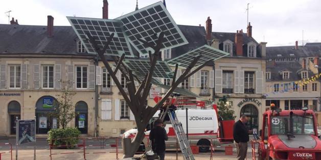 Die französische Stadt Nevers hat einen Solarbaum "gepflanzt"