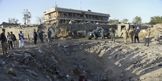 Die Explosion hinterließ einen riesigen Krater vor der deutschen Botschaft in Kabul