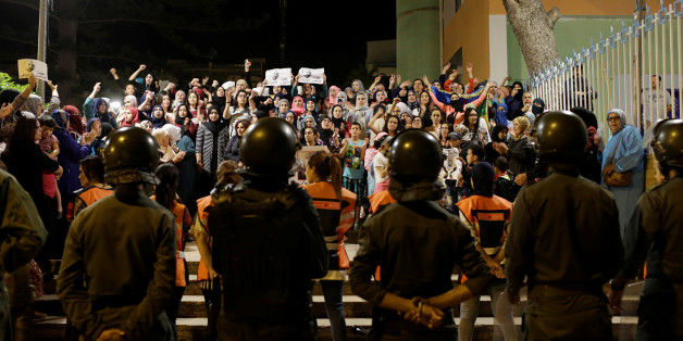 Women shout during a protest against official abuses and corruption in the town of Al-Hoceima, Morocco June 3, 2017. REUTERS/Youssef Boudlal