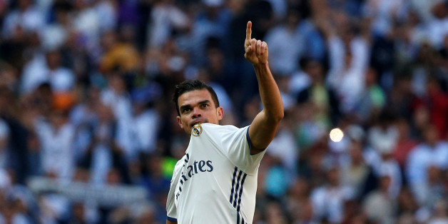 Pepe aura porté le maillot du Real Madrid pendant 10 saisons. Il remporta tous les trophées avec les Merengue