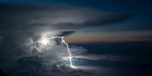 Ce pilote d'avion prend des photos magnifiques (et terrifiantes) depuis son cockpit