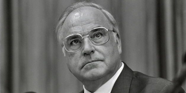 (GERMANY OUT) ca. 1994, DEU, Germany, Bonn, Dr. Helmut Kohl, Chancellor of the Federal Republic of Germany, pressconference at Bonn (Photo by Oed/ullstein bild via Getty Images)