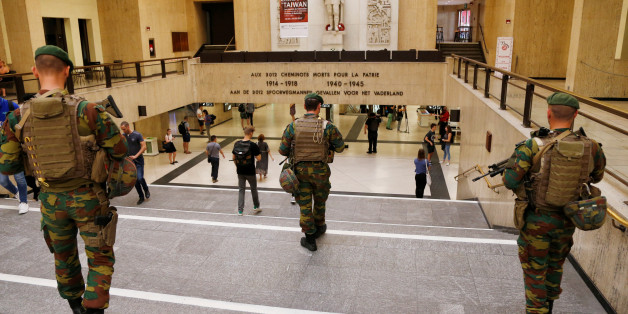 Belgian soldiers patrol inside Brussels central railway station after a suicide bomber was shot dead by troops in Brussels, Belgium, June 21, 2017. REUTERS/Francois Lenoir
