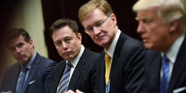 Mit dieser Nachricht legt sich Tesla-Chef Elon Musk klar mit Donald Trump an.