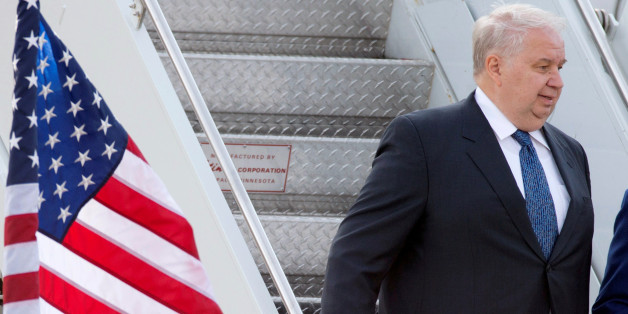 FILE PHOTO: Sergey Kislyak, Russia's ambassador to the United States, arrives at Dulles International Airport in Chantilly, Virginia, U.S., May 18, 2012. REUTERS/Joshua Roberts/Files