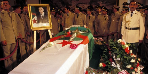 ALGERIA - JULY 01: Funerals of Mohamed Boudiaf in Algiers, Algeria on July 01,1992. (Photo by Jean-Michel TURPIN/Gamma-Rapho via Getty Images)