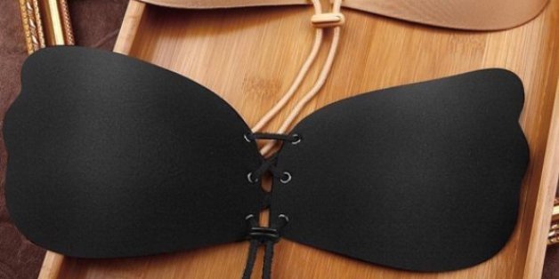 Dieser BH soll ein schönes Dekolletée zaubern - doch viele Frauen berichten von Verletzungen nach Tragen des BHs