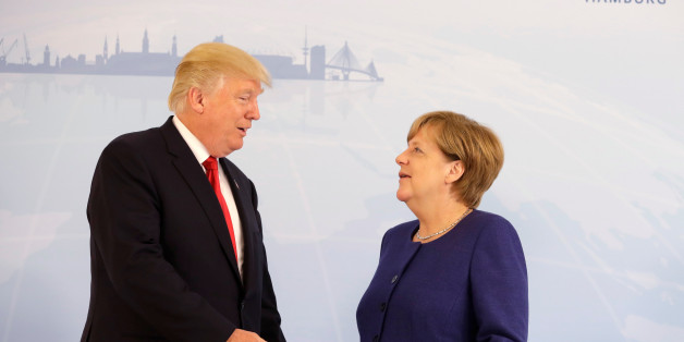 Fast wäre der Handschlag mit Trump wieder schiefgegangen – dann ergreift die Kanzlerin die Initiative