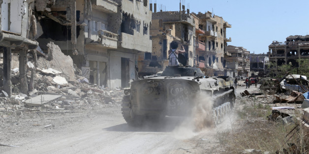 A tank belonging to special forces of the Libyan army enter the area of clashes with Islamist militants in their last stronghold in Benghazi, Libya, July 5, 2017. REUTERS/Esam Omran Al-Fetori TPX IMAGES OF THE DAY