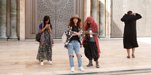 Chinese tourists visit the Hassan II Mosque in Casablanca, October 6, 2016. REUTERS/Youssef Boudlal