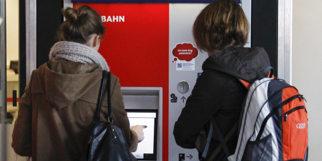 Kann man zum Schwarzfahrer werden, wenn man jemandem hilft?