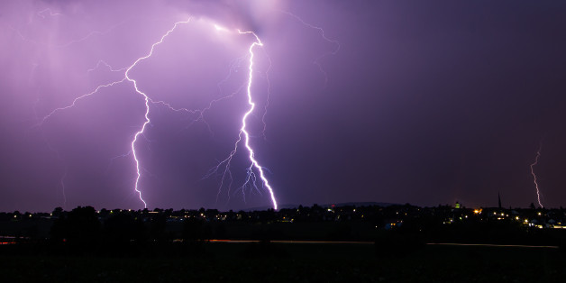 Drama in Baden-Württemberg: Baum stürzt nach Unwetter auf Jugendzeltlager - 1 Toter